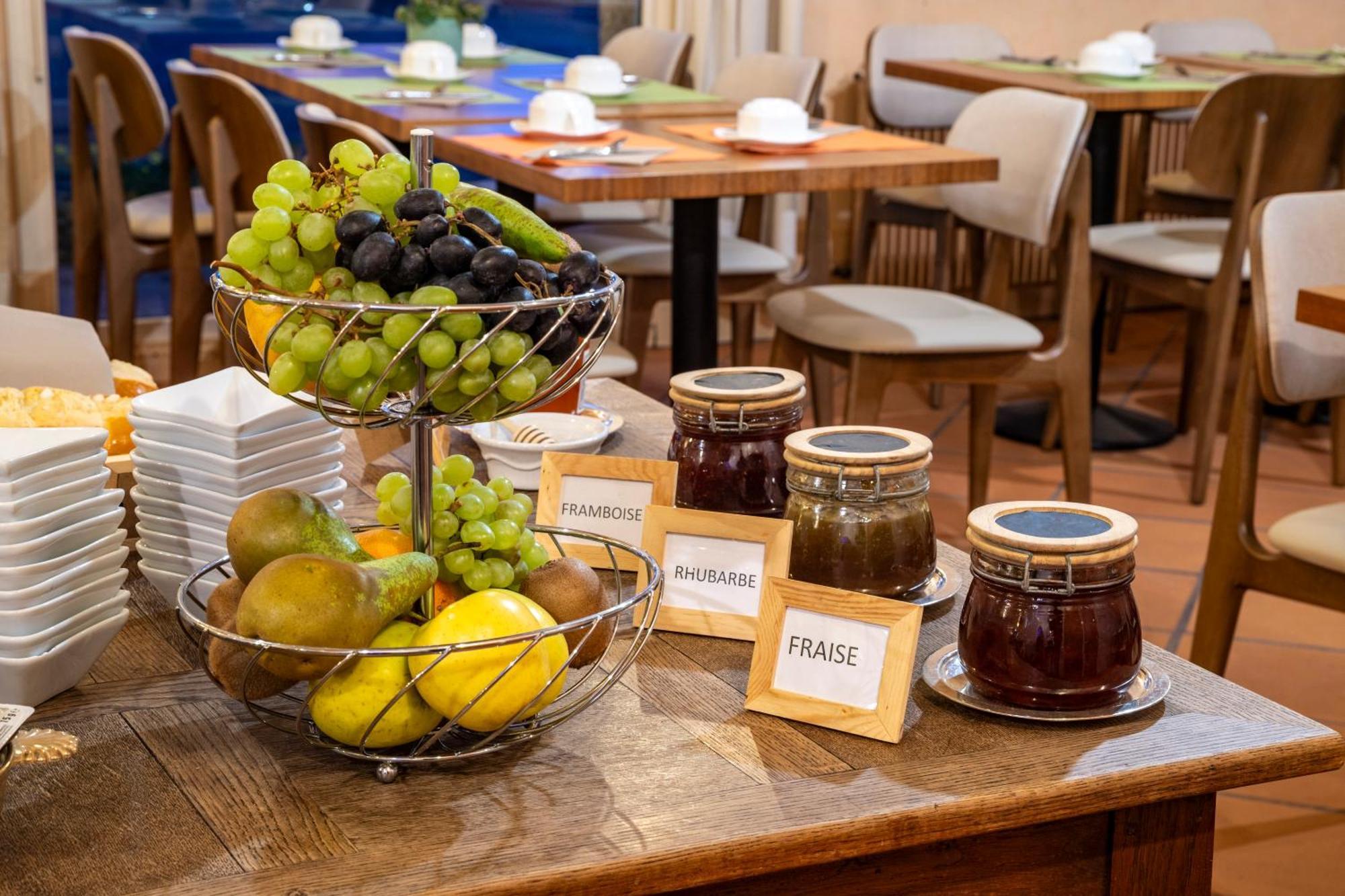 Le Relais Fleuri, Hotel Et Restaurant Logis - Avallon Sauvigny-le-Bois Kültér fotó