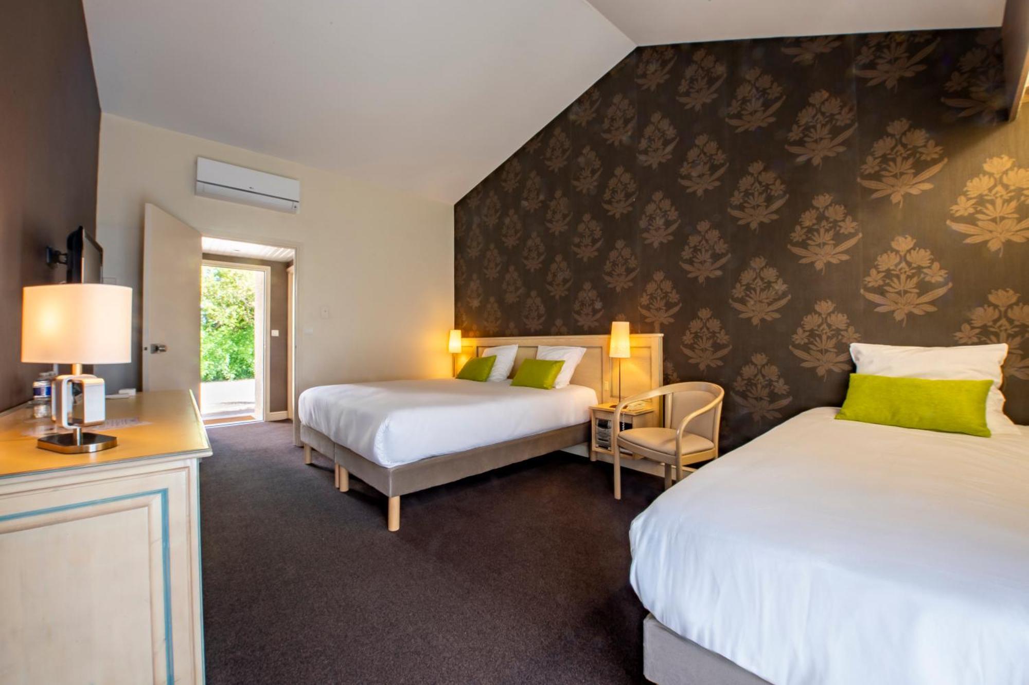 Le Relais Fleuri, Hotel Et Restaurant Logis - Avallon Sauvigny-le-Bois Kültér fotó