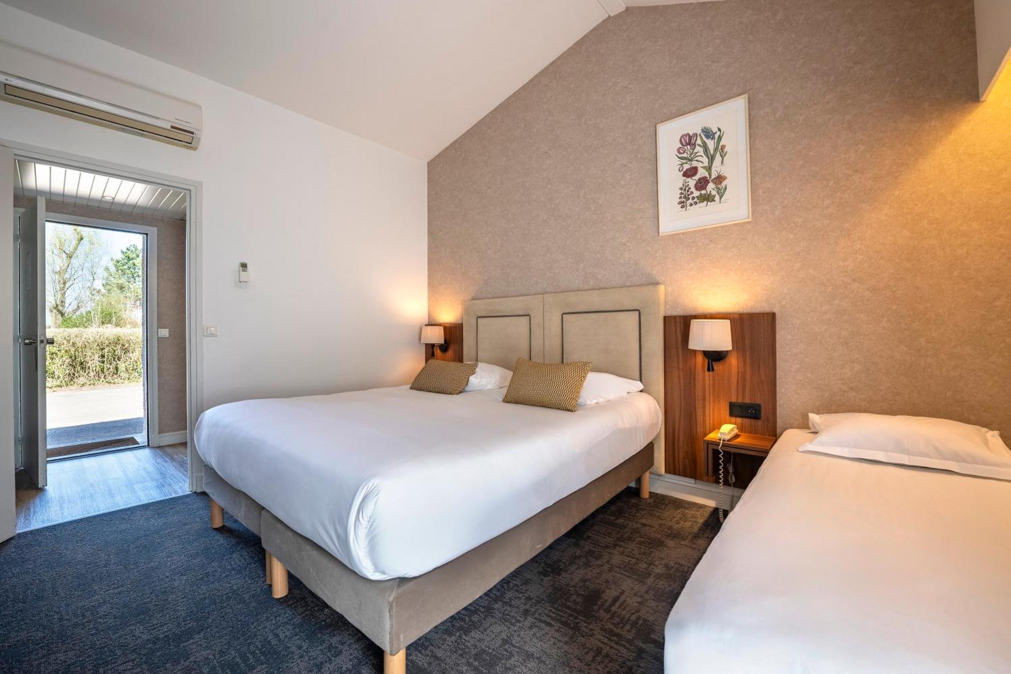 Le Relais Fleuri, Hotel Et Restaurant Logis - Avallon Sauvigny-le-Bois Kültér fotó