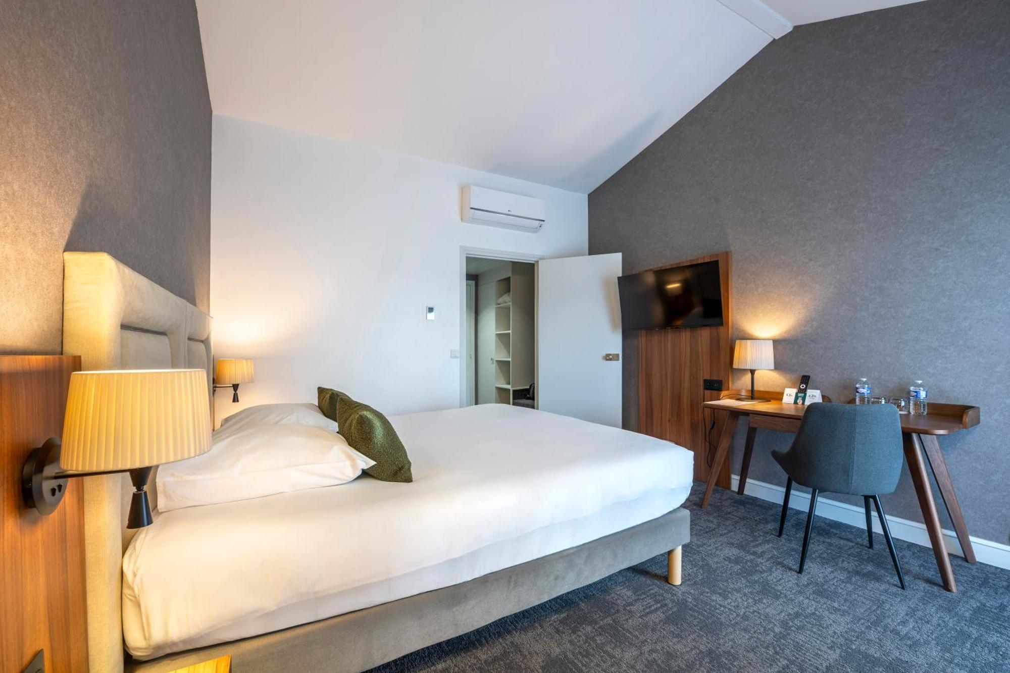Le Relais Fleuri, Hotel Et Restaurant Logis - Avallon Sauvigny-le-Bois Kültér fotó