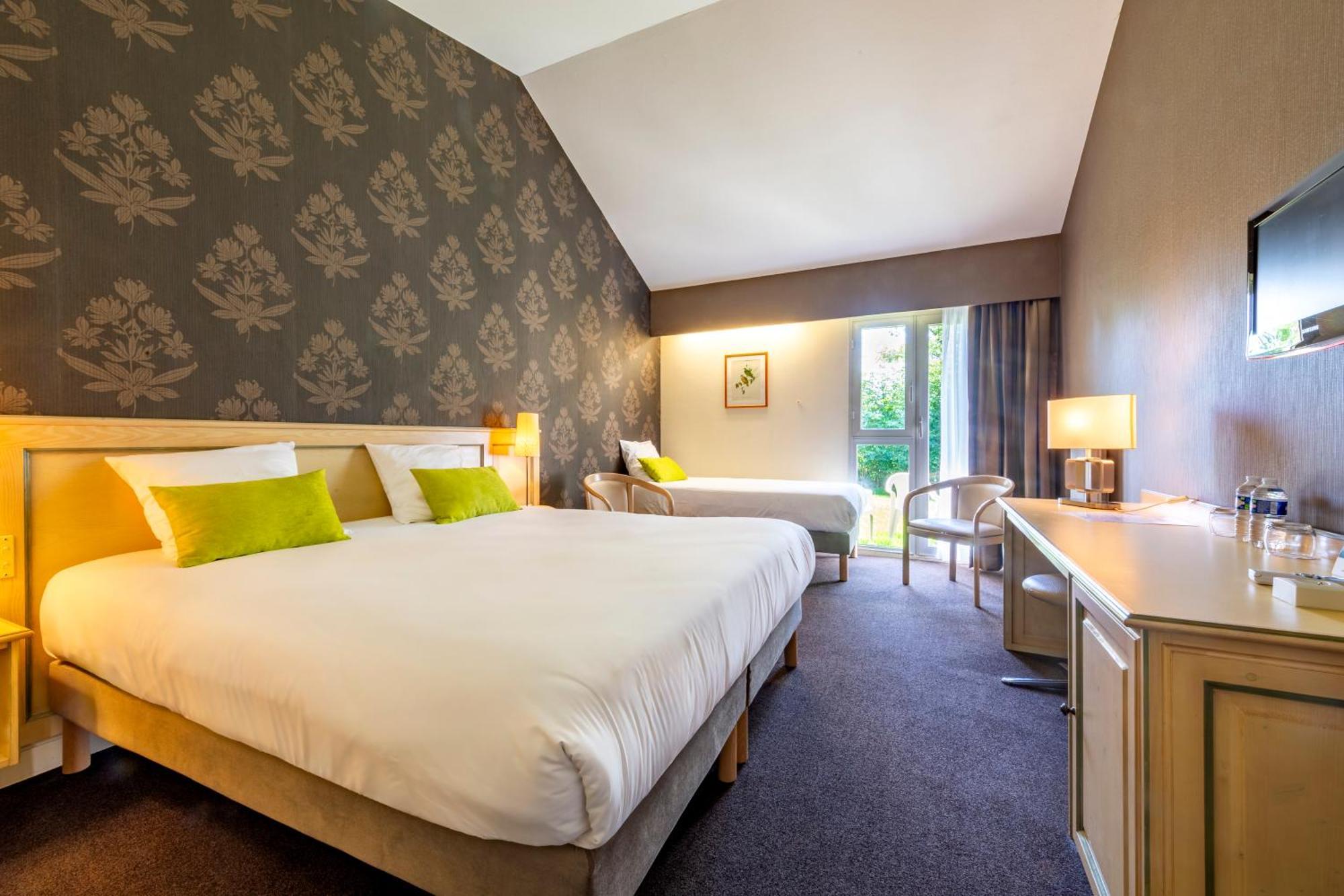 Le Relais Fleuri, Hotel Et Restaurant Logis - Avallon Sauvigny-le-Bois Kültér fotó