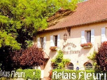 Le Relais Fleuri, Hotel Et Restaurant Logis - Avallon Sauvigny-le-Bois Kültér fotó
